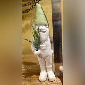 MeraVic Gardner Gnome. Measurements in pictures. NWT.